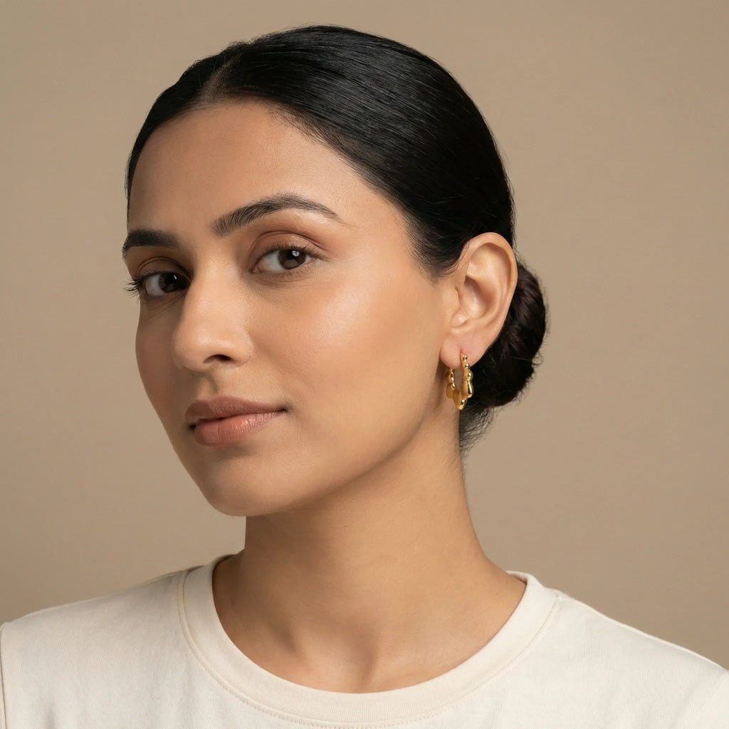 Amour Sculpted Heart Hoops – 18K Gold Plated