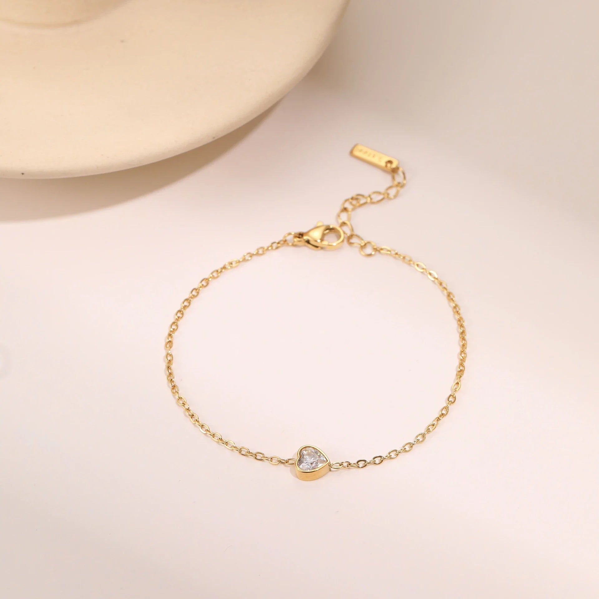 Heart Crystal Solitaire Chain Bracelet – 18K PVD Gold Plated